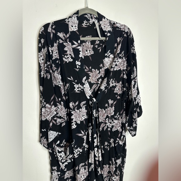 Spiritual Gangster Maya Black Floral Print Kimono One Size - Picture 5 of 6